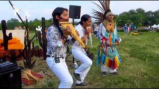 Такой жизнеутверждающий номер!  Песня о родине. El Sariri ~ Ecuador Spirit & Sumac Kuyllur