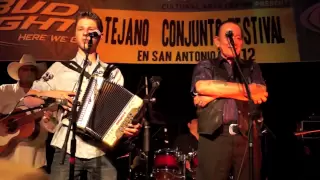 Flaco Jimenez and Dwayne Verheyden performing Lucerito De Mi Alma