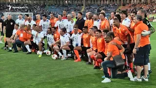 Կայացավ ֆուտբոլի լեգենդների հանդիպումը, խաղին ներկա էր նաև վարչապետ Նիկոլ Փաշինյանը