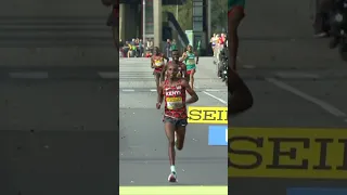 Incredible salute at half marathon finish 🤩 #athletics #WorldRunningChamps #riga #kenya #running
