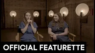 BOOKSMART | "BECOMING BEST FRIENDS" Featurette [HD] Beanie Feldstein, Kaitlyn Dever