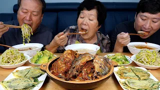 Homemade Korean foods! Braised Mackerel and aged Kimchi - Mukbang eating show