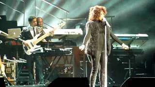 Whitney Houston live: "I Will Always Love You" Part 2 (Sydney, Australia , 24 Feb 2010)