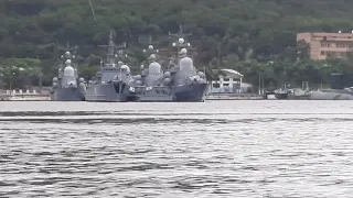 Владивосток, бухта Улисс  катера и подводные лодки