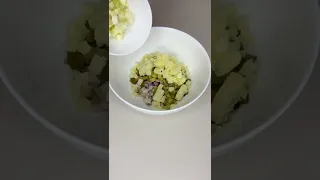 Быстрый салат с селёдкой
