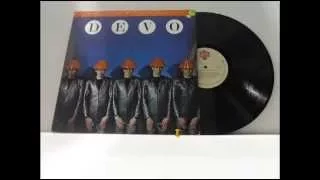 Devo   Freedom of Choice & Whip It  (Live).-