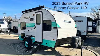 LIGHTWEIGHT TEAR DROP STYLE CAMPER WALKTHROUGH 2023 Sunset Park RV Sunray Classic 149 | Grand Rapids