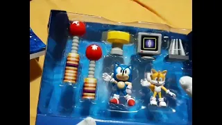 unboxing sonic the hedgehog 30th anniversary figures