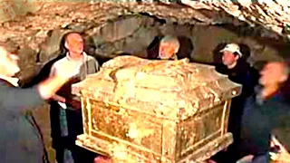 12 MINUTES AGO: Archeologists Announced The Ark Of The Covenant Has Been Discovered