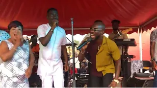 Kwabena Kwabena shocks Legendary Yaw Sarpong as he sings his song word to word.