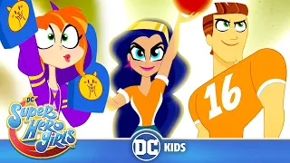 DC Super Hero Girls En Español 🇪🇸 | Superdeportivo 🏈 | DC Kids