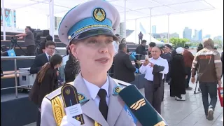 Президент вручил офицерские погоны выпускникам военных вузов
