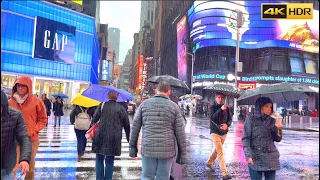 Christmas Rain Walk In Times Square New York City