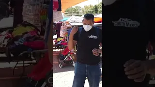 Buscando Tesoros Escondidos En El Tianguis