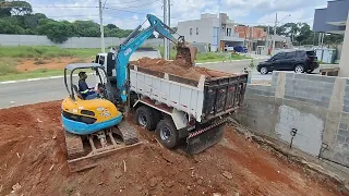 TERRAPLENAGEM DA ENTRADA GARAGEM 140324