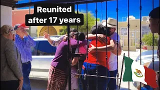 My Dad's first time in Mexico after many years, reunites with siblings
