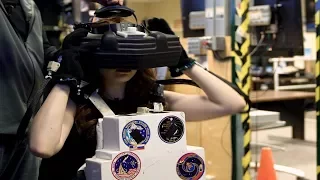 WALKING FOR SPACE: IN THE VIRTUAL REALITY LAB OF NASA.