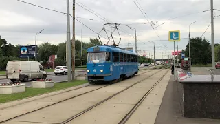 Трамвай "6" (МТТЧ (Tatra T3)) прибывает на остановку "Покровское-Глебово" (08.08.2021)