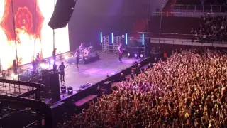 Bring Me The Horizon – Throne (Live at Saint Petersburg, Sibur Arena, 08.12.2015); 2160p