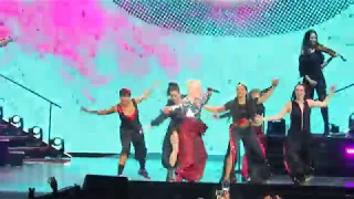 Pink - Blow Me One Last Kiss - Indianapolis, IN - 03-17-2018