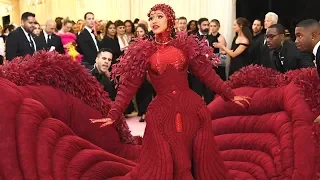 Met Gala 2019: Cardi B Arrives With Several Handlers to Help With Her Dress!