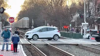 2 Amtrak trains passing Ashland VA in 10 minutes