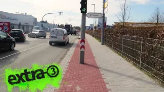 Realer Irrsinn: Ampel mitten auf Radweg in Flensburg | extra 3 | NDR