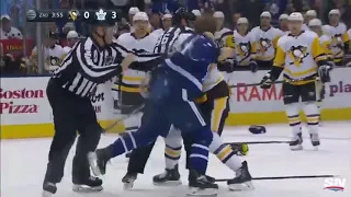 Kasperi Kapanen and Jared McCann fight