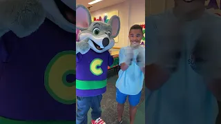 Smile 😃 with Chuck E Cheese 🧀 🐭 #chuckecheese