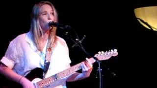 lissie - "wedding bells" 1st song, cedar, mn 1-20-11