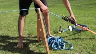 Comment installer une slackline sans arbres avec pieux et chevalets?