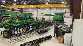 Life as a John Deere Ag Mechanic | Field Cultivator Setup & Assembly in the Shop