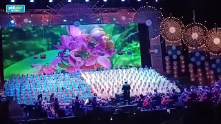 Tabernacle Choir performs 'In Hymns of Praise' in MOA Arena