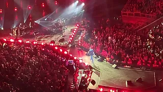 BLAKE SHELTON - HELL RIGHT 2024 Live Performance!