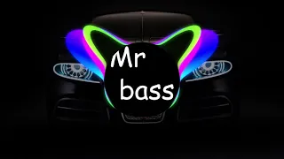 Mäkki Zoomaa bass boosted