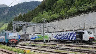 Freight train traffic at Brennero border station: locomotion, rivarossi and locomotive pushing