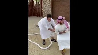 اسامه الدغيري يلعب شد الحبل مع اللايجر،وهجوم اللايجر بالاخير!!