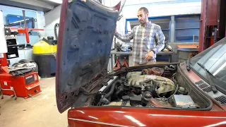 BMW E30 Hood Hack