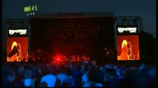 Blondie - One Way Or Another - Live Isle Of Wight 2010 [HQ]