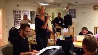 Sanna Nielsen - Empty Room backstage