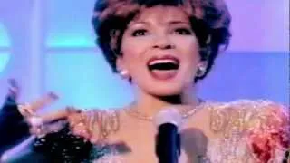 Shirley Bassey - GOLDFINGER / Diamonds Are Forever (1997 Live)