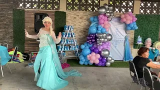 Reyna Elsa en la fiesta de Valentina 🌸