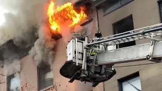 *FIREFIGHTERS TRAPPED* FDNY BATTLES MAJOR 5TH ALARM FIRE IN BROOKLYN BROWNSTONE 10-66 Box 459