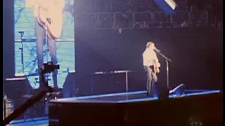 Paul McCartney - Blackbird and the meaning behind the song - Live at Barclays 06 08 2013
