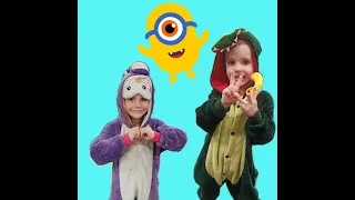 Миньон🧑🧿👩‍🦰 Пижамная Вечеринка на Батуте Полина Макар Веселятся Бой Подушками Видео Для Детей