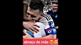 MÃE DE MESSI ABRAÇA ELE NO FINAL DA COPA DO MUNDO DE 2022