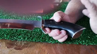 uma belíssima faca Bowie de caça