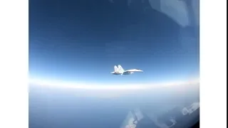 Опубликовано видео сближения российского Су-35 с американским самолетом