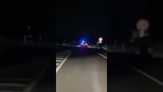 Auto sorpassa gazzella dei Carabinieri, con linea continua, inseguita e... BLOCCATA 🚫