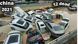 China is sinking! Severe flooding in Zhengzhou, Henan province! People left their homes